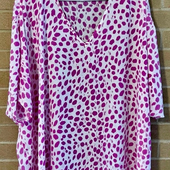 Pink Leopard Print V-Neck Women's Top Size Medium - Picture 1 of 1